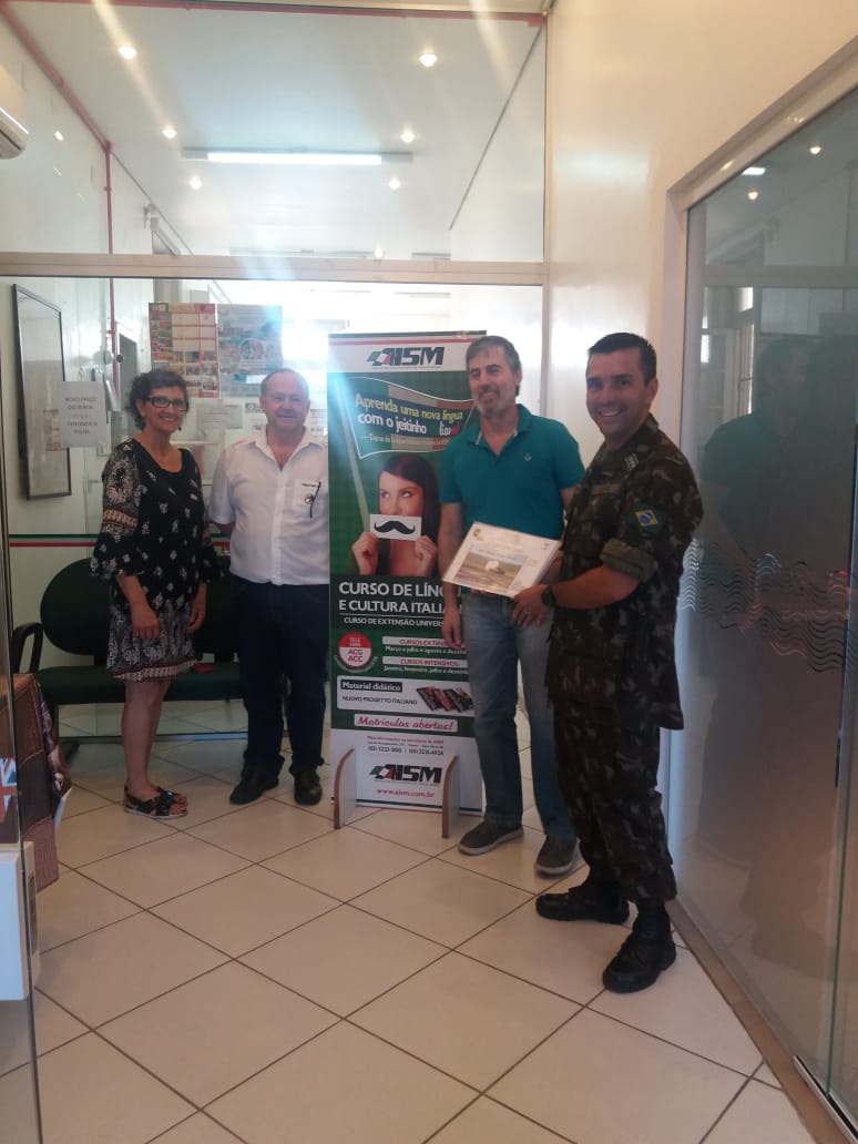 Read more about the article AISM e Coral Giuseppe Verdi recebem certificado do 1º Regimento de carros de combate de Santa Maria